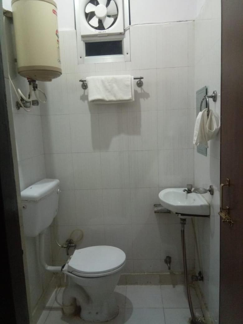 Hotel Kamal Λάκναου Εξωτερικό φωτογραφία